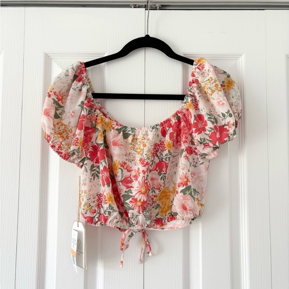 NWT Love and Piece Bright Floral Cropped Blouse Top - Picture 2 of 5